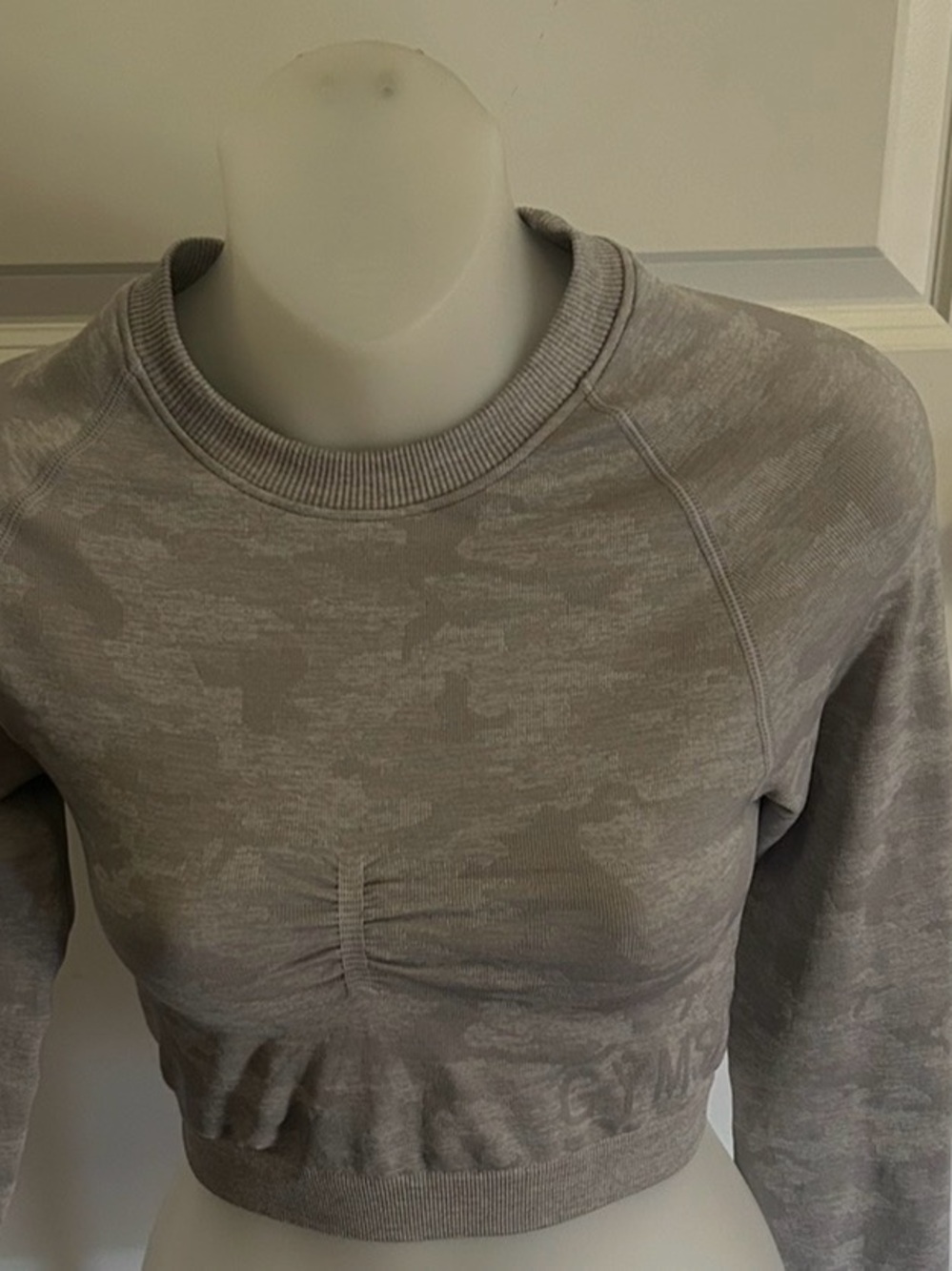 Gymshark Women's Grey Cropped Long-Sleeve Top - Casual Crewneck